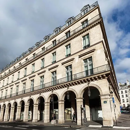 Louvre Living Apartment