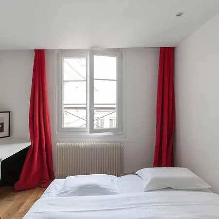Louvre Living Apartment Paris